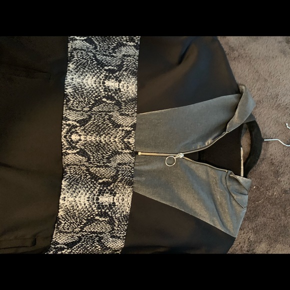 Zara Pullover Jacket - Picture 2 of 3